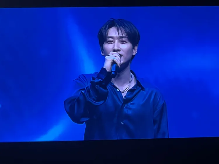 銀赫在台上找老婆。讀者提供