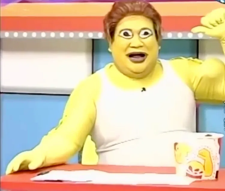 白雲模仿吉祥物。年代提供