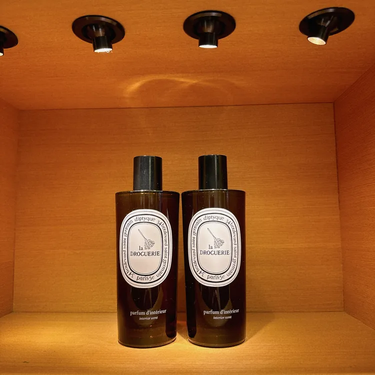 Diptyque去味室內香氛噴霧，擁有羅勒、薄荷、番茄葉組成清新氣息，各150ml／2100元。張家玲攝
