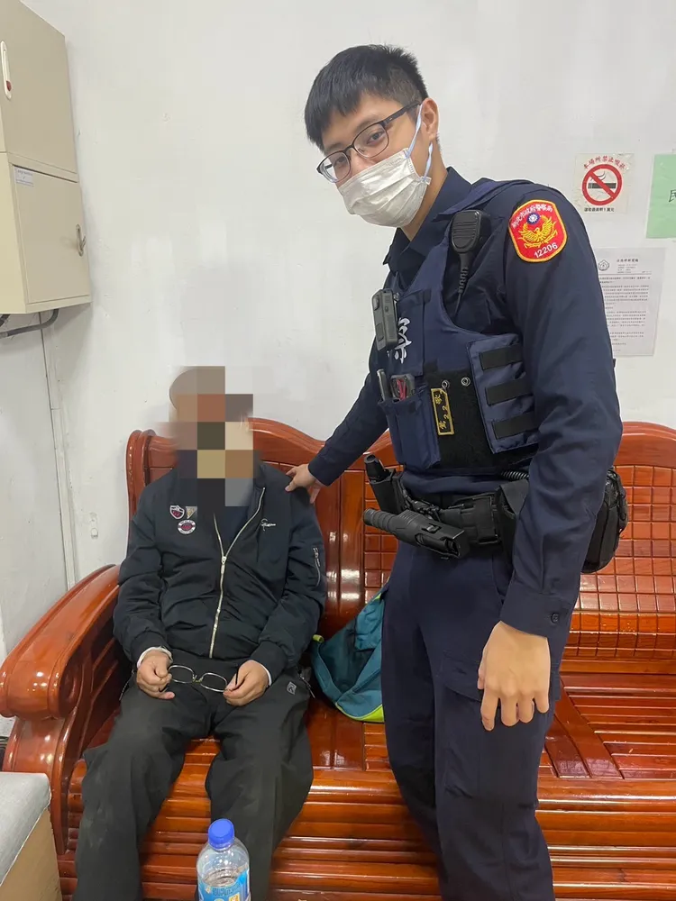 老翁鬼門關前走一遭，歸功於警員即刻救援，家人非常感謝。翻攝畫面