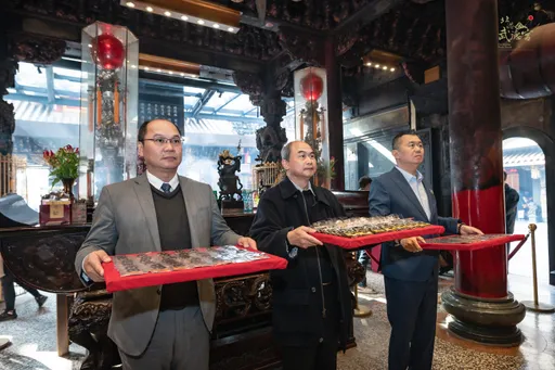 台新證券攜手財神廟北港武德宮 聯名送招財開運小物