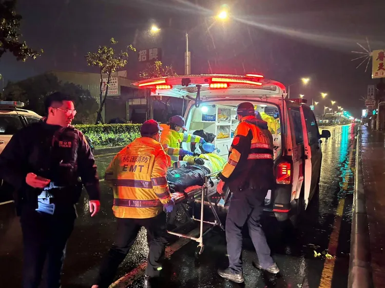 送醫。大園警分局提供