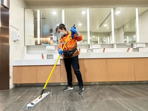 阻騷氣沖天、密室踩尿!桃機導入智慧通報 獲日本廁所大賞2獎