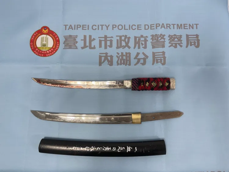 李男犯案用兇器。翻攝畫面