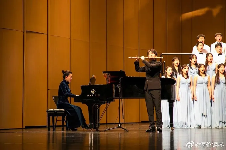 翻攝微博@海倫鋼琴