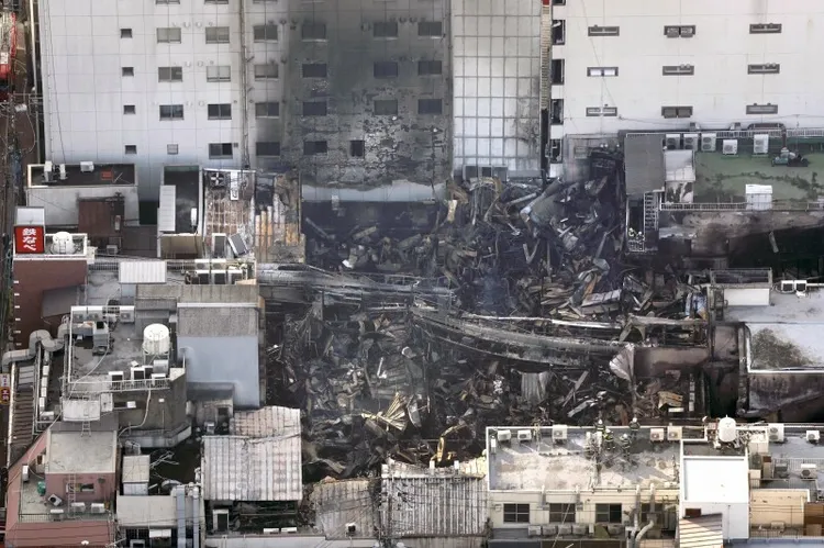 北九州商店街新年大火，燒毀35間店鋪。翻攝《每日新聞》