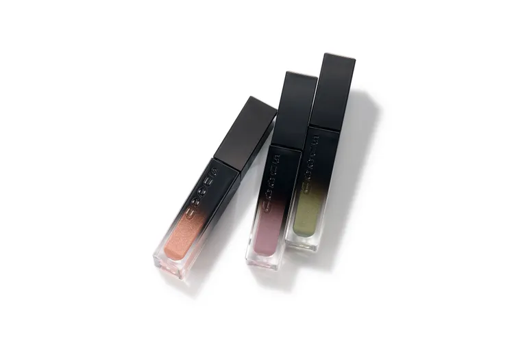 晶采光透眼彩蜜（左起）#06、#103、#104，各1400元。品牌提供