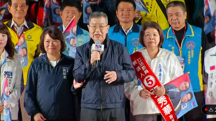 「微笑老蕭」、前副總統蕭萬長現身力挺。取自直播共訊