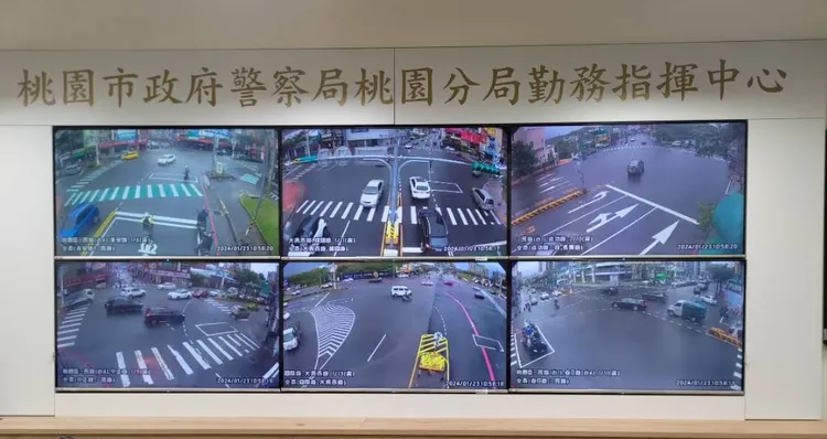 警方即時監控交通狀況。桃園警分局提供