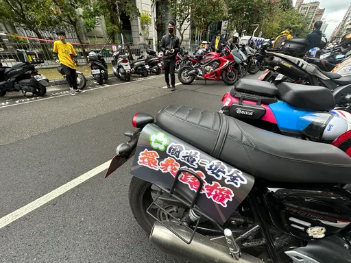 重機上國道「暫不採納」!車友駕駛行為觀感差 交通部勸強化「禮讓守法印象」