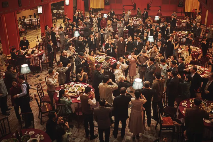 《商魂》動用上千位臨演大場面考究精緻。民視提供