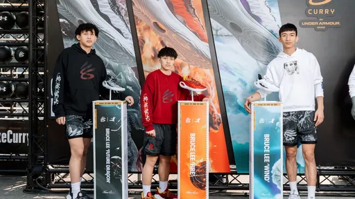 UA攜CURRY BRAND致敬李小龍 聯名戰靴配色再現經典畫面