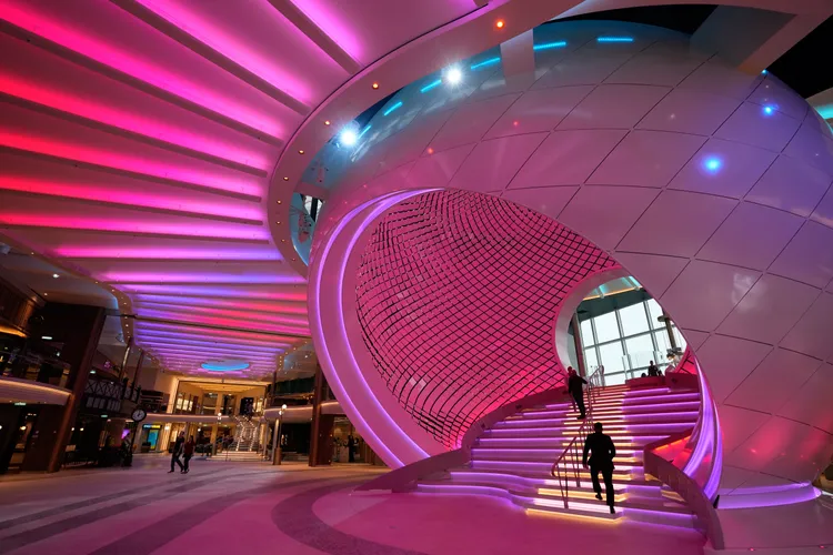 中庭華麗的大樓梯。美聯社