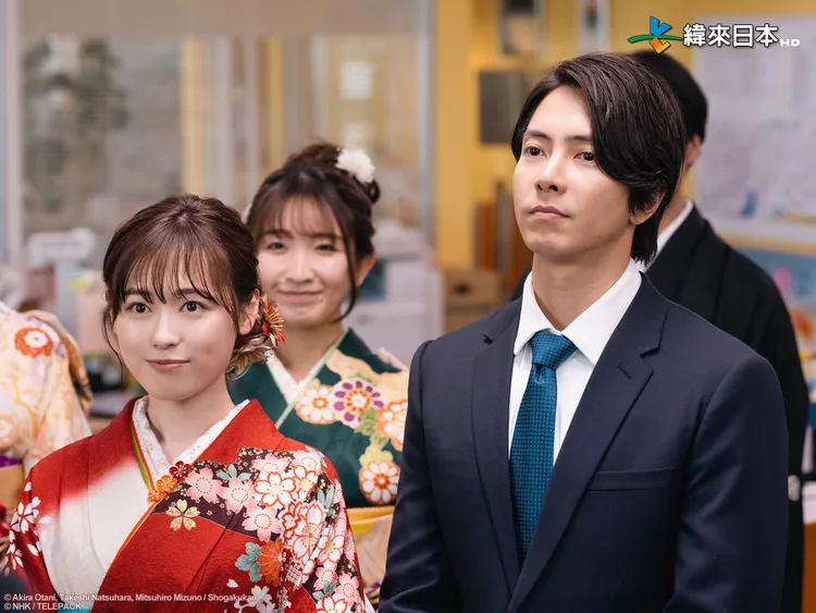 山下智久（右）劇中與福原遙搭檔賣房。緯來日本台提供