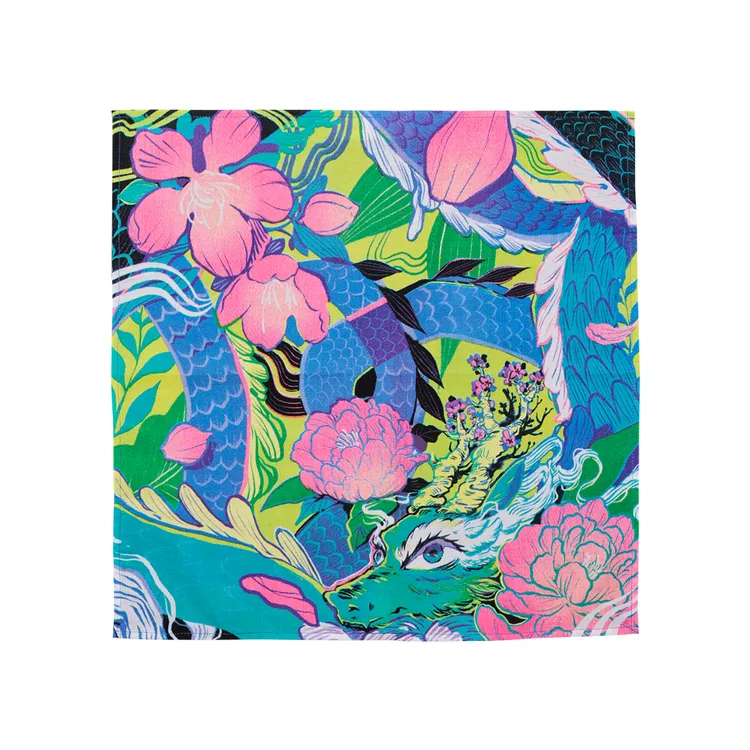 LUSH昂揚飛龍多用途風呂巾（50公分x50公分），230元。品牌提供