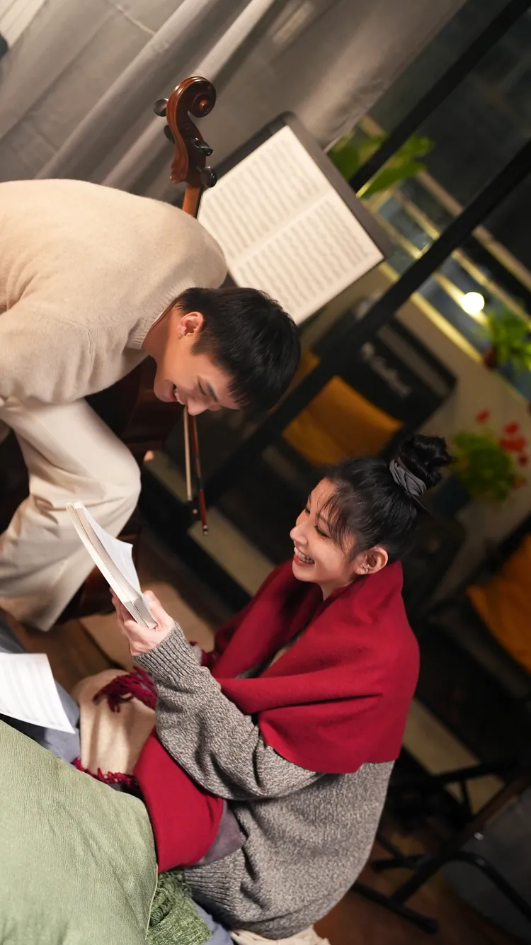 李千娜打趣笑說，希望跟范少勳拍起來不會像姊弟戀。劇樂蹦娛樂提供