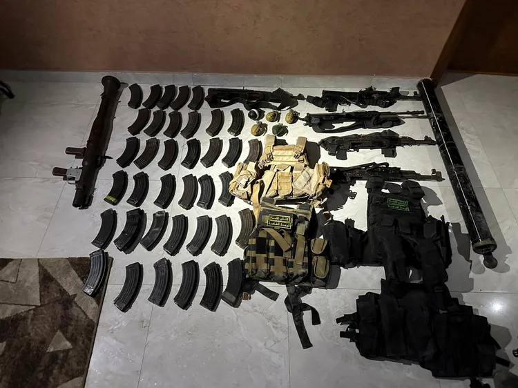 以軍上月在加薩走廊沙賈亞（Shajaiya）地區繳獲的哈瑪斯武器。路透社