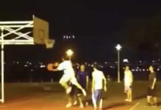 張誌家不只是棒球天才　「鬥牛硬吃職籃MVP」影片曝光