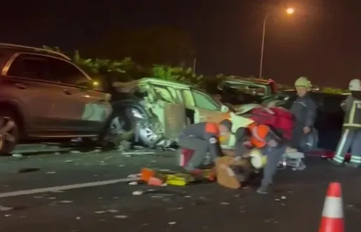 國1雲林路段7車追撞　5人受傷送醫！56歲男被拋出車外