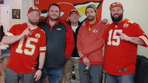 邀請BuddyBuddy來家裡看球賽　主揪睡死3好友「活活凍死」