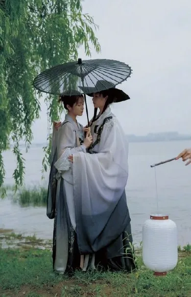 趙晴（右）身高有170，比徐嬌高一截。翻攝徐嬌微博