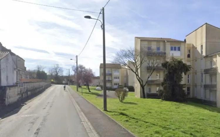 事發的內爾薩克小鎮街景。翻攝Google地圖