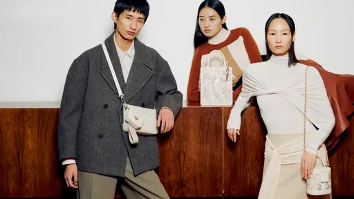 PEDRO用現代圖騰碰撞傳統文化 緹花單肩包一背氣質翻倍