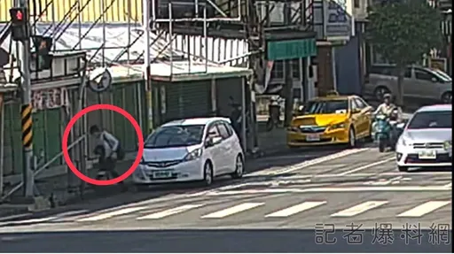 鐵架險穿刺眼!學生為閃避消防栓撞出傷 眼皮、額頭破相縫針