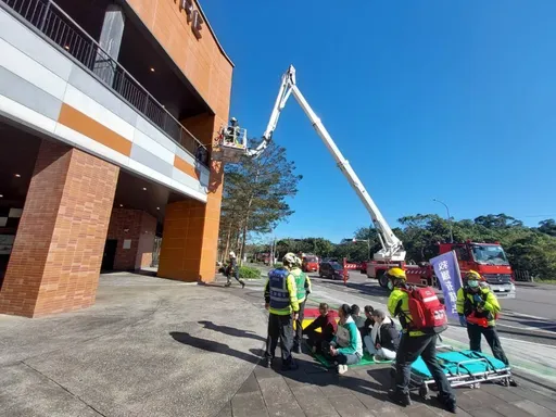 春節商場大型消防搶救演練淡水登場 強化全民防救災觀念