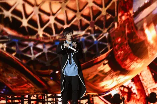 嚇瘋！五月天台中第5場嘉賓超猛　阿信和她牽手躺著看星星