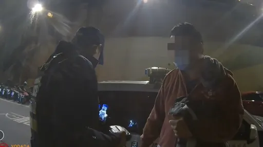 不拍跨年煙火竟拍「這個」！　大稻埕變態男針孔藏保特瓶放公廁遭活逮