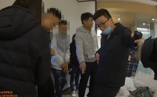 虛擬貨幣假交易、真擄人搶盜　警攻堅救出人尋回850萬現金