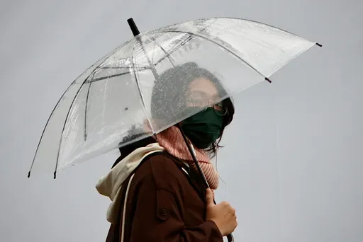 明天继续冷!北部整天10℃还下雨 七星山、合欢山有望下雪