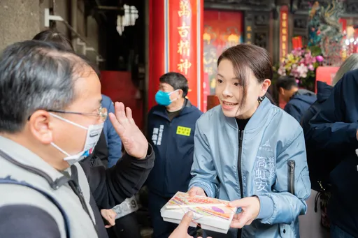 竹市東區里長聯誼會發送愛心便當　高虹安到場響應寒冬送溫暖