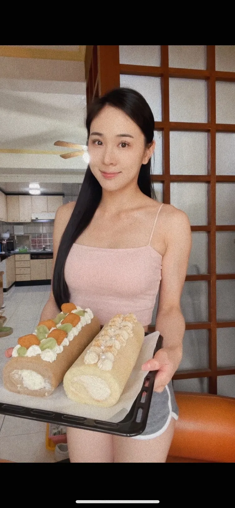 Bella還是個甜點高手，家人和好友的生日蛋糕全是她親手做的，極有口碑。