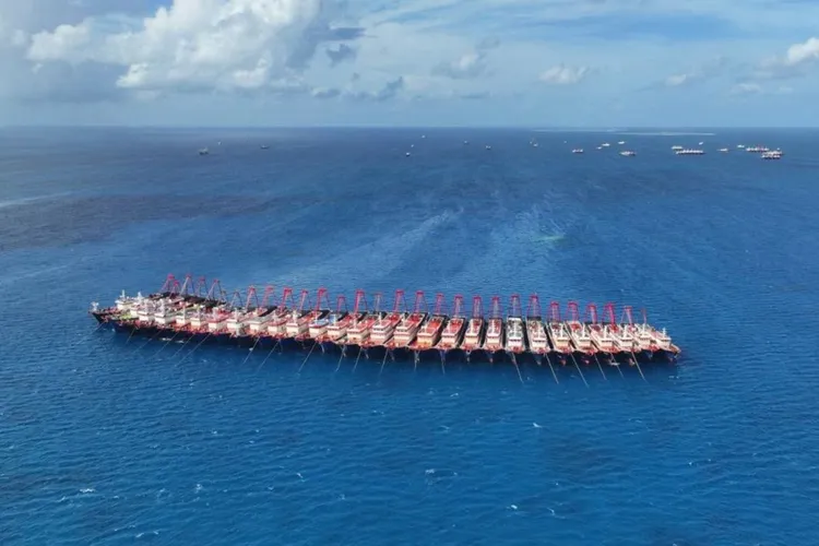 去年12月，南海的中國海上民兵船。資料照片