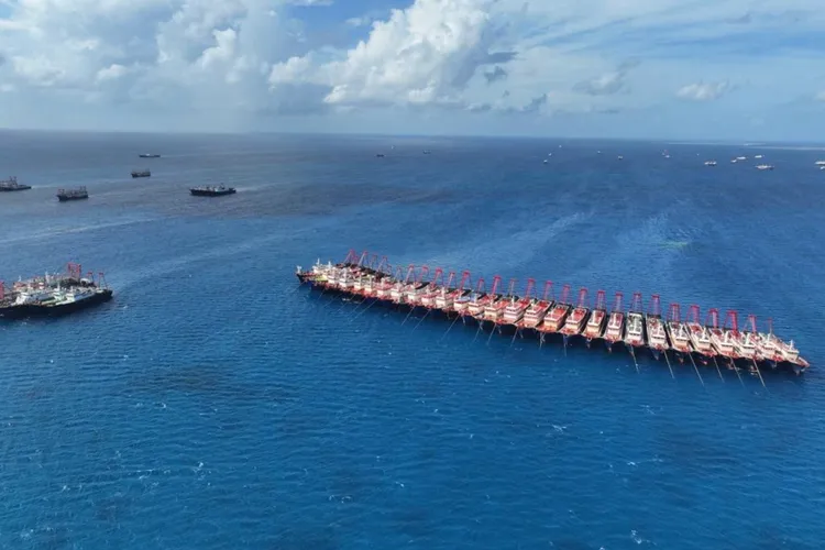 去年12月，南海的中國海上民兵船。資料照片