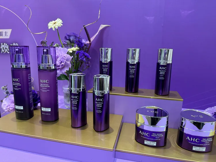 韓國醫美保養品牌AHC推出全新PRO+ A醛逆時煥活系列。張家玲攝