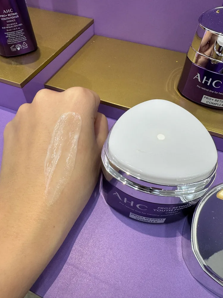 AHC PRO+ A醛逆時煥活緊緻霜，50ml／1450元。張家玲攝