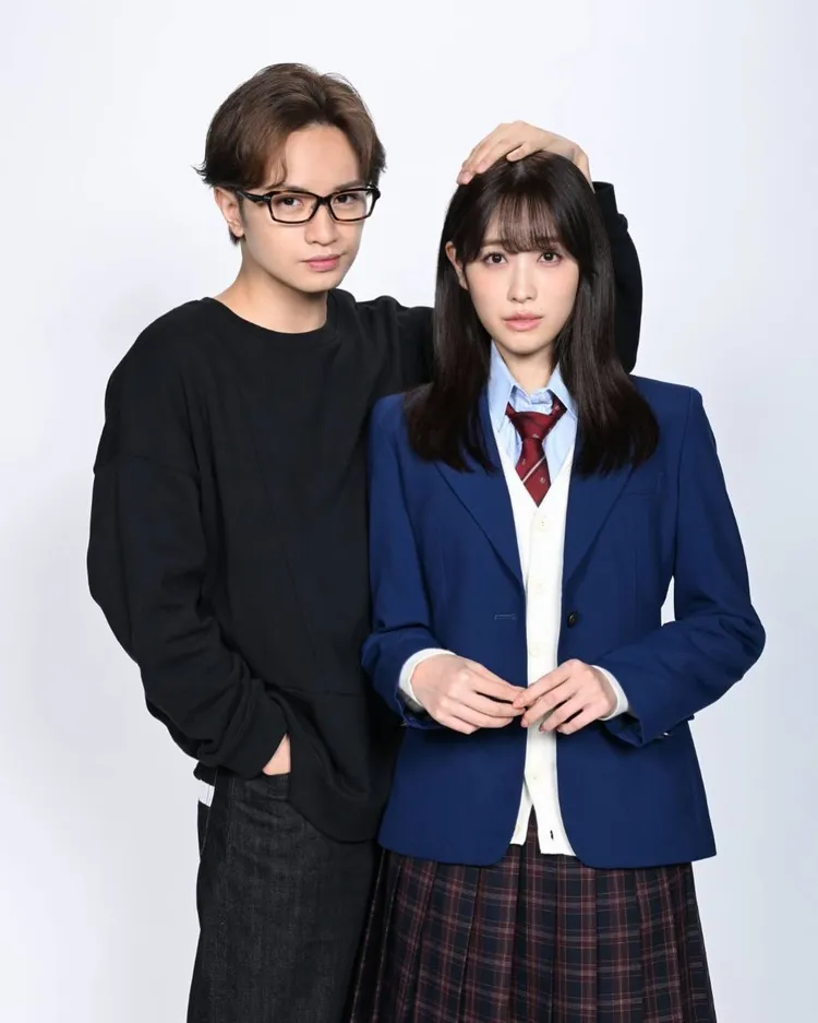 中島健人（左）和高橋光主演漫改日劇《客廳裡的松永先生》。翻攝matsunagasan8 IG