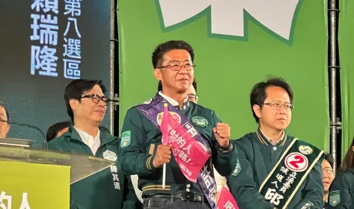 許智傑哭了!轟鍾易仲批天蓋地抹黑 「我一定會用生命守護鳳山」
