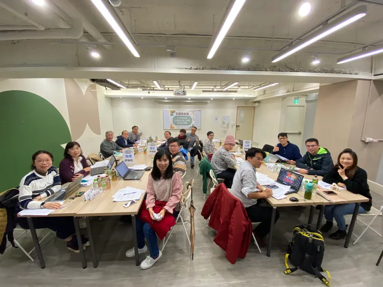 全國教師會學測社會科評論教師群。全國教師會提供