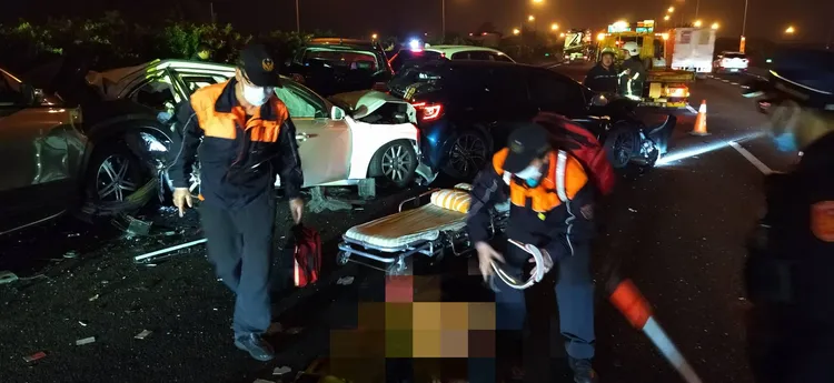 嘉義縣消防局、雲林縣消防局共載送5人送醫。嘉義縣消防局提供