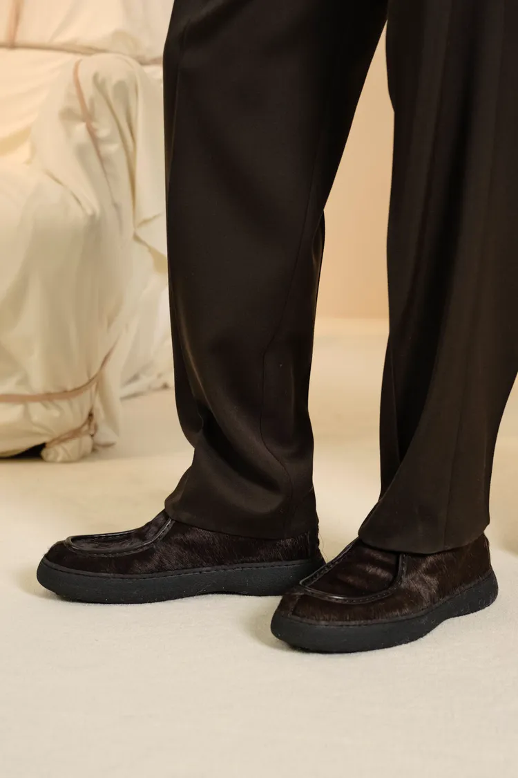 豆豆鞋推出長皮草款式。品牌提供