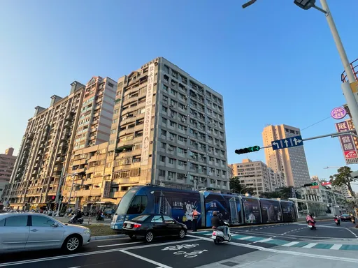 輕軌宅房價狂漲最高125% 沿線道路不便停車商圈聚客難