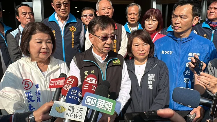 宣明智出面呼籲「搶救郭台銘、票投侯友宜」。讀者提供