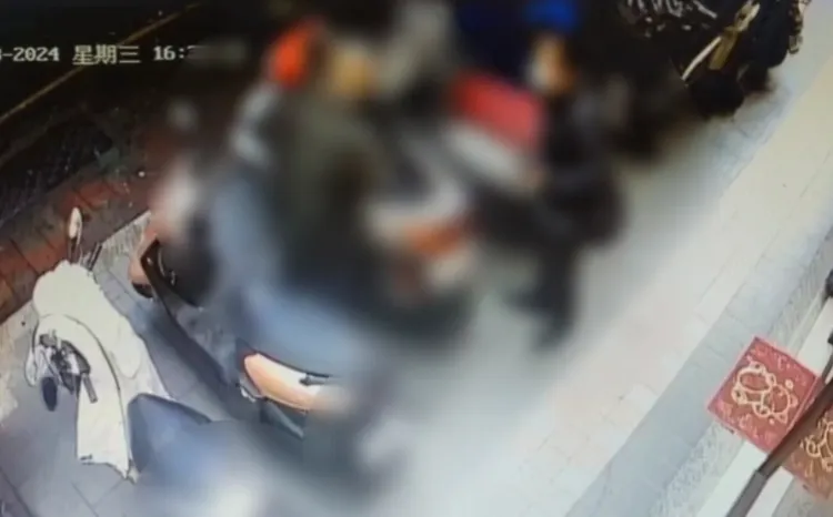 林男與李女今天起口角衝突。翻攝畫面