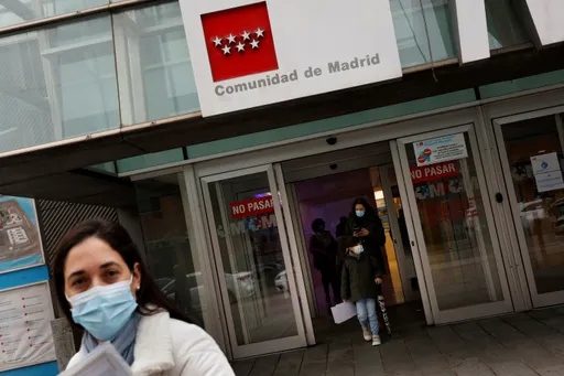 口罩令回來了!西班牙新冠、流感升溫 進出醫療院所強制戴