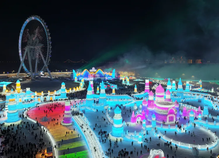 哈爾濱冰雪大遊玩世界吸引大批遊客前來體驗冰雪魅力。新華社