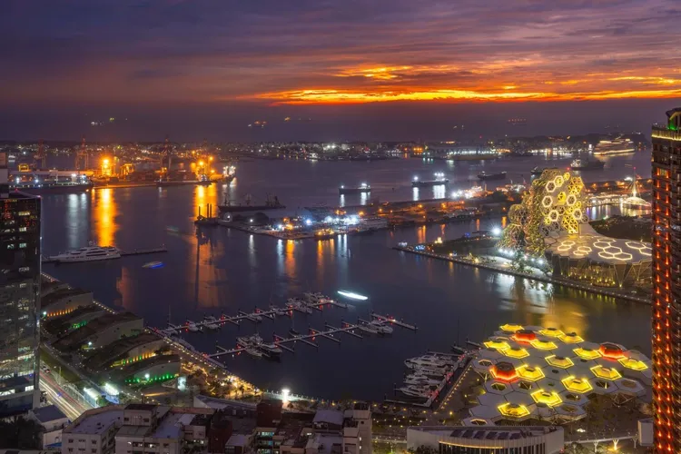 2023年的愛河灣，10年光景，城市的改變有目共睹。吳柏源提供